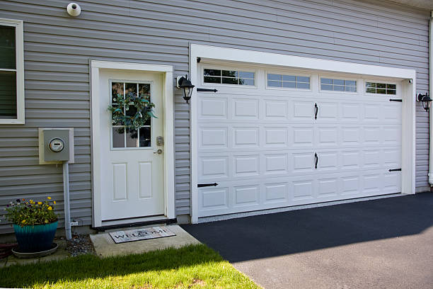 24/7 Emergency Garage Door Panel Replacement experts in Lake Dunlap, TX